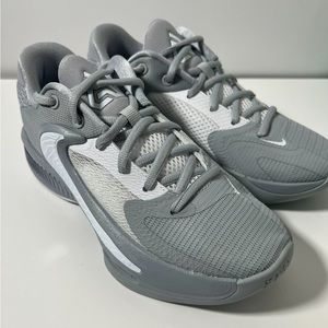 Nike Zoom Freak 4 TB Wolf Gray Sz 4